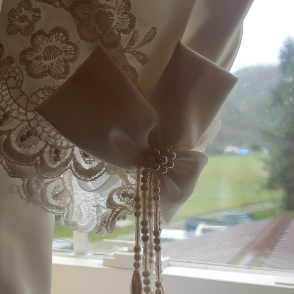 Vintage Wedding Dress, Long - Picture 2 of 12